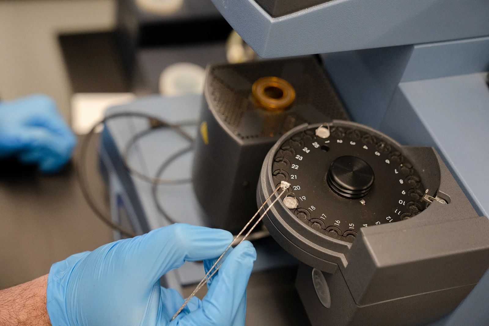Loading a sample into a laboratory instrument